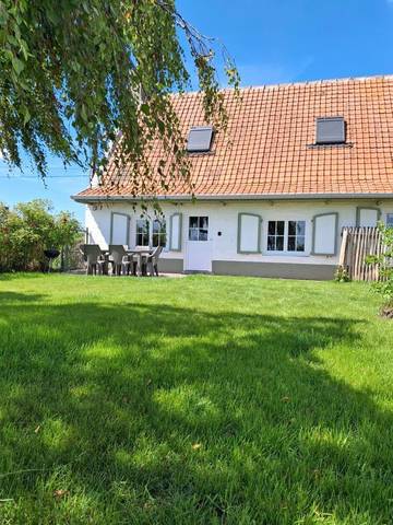 Location de vacances pour 5 personnes, avec jardin ainsi que terrasse et vue à Hazebrouck