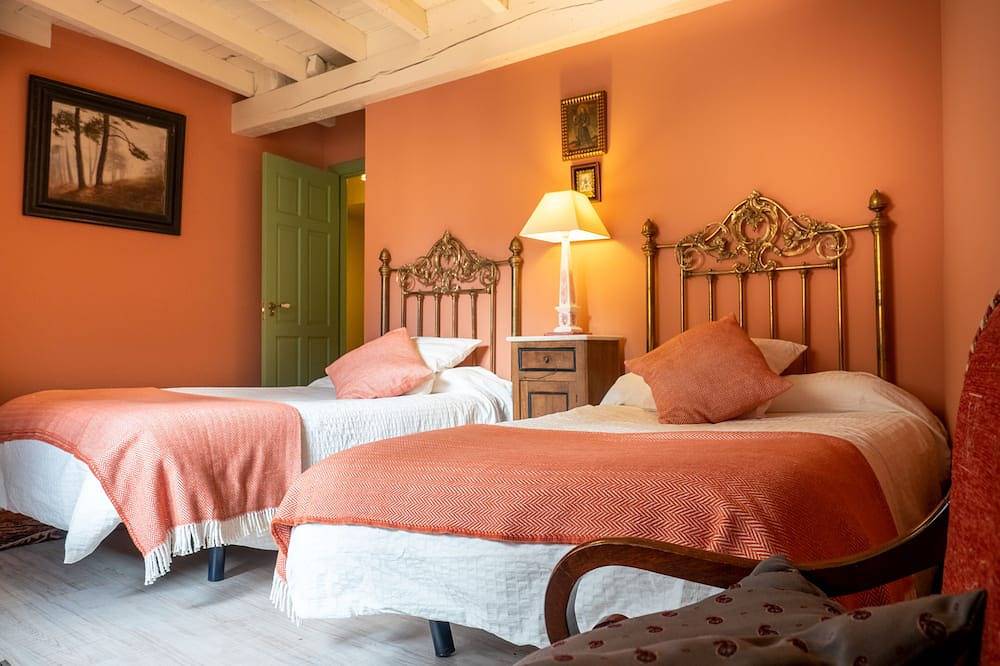 Encantadora Casa de Pueblo con 5 Hab. en Burgos in Santo Domingo de Silos, Provincia de Burgos