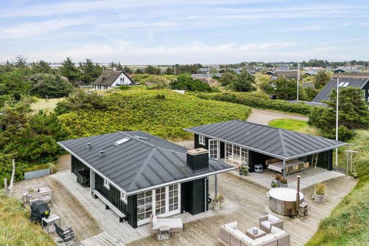 Villa für 8 Personen, mit Balkon/Terrasse und Whirlpool - 1