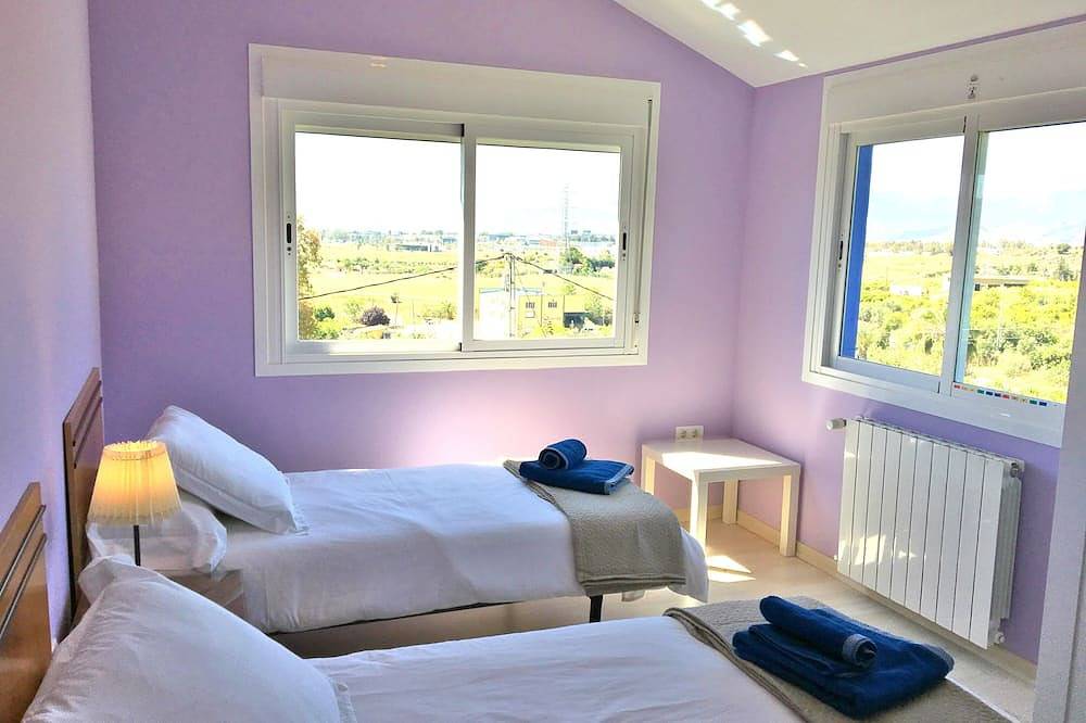 Casa Rural Cupiana , ideal para familias. in Campanillas, Málaga