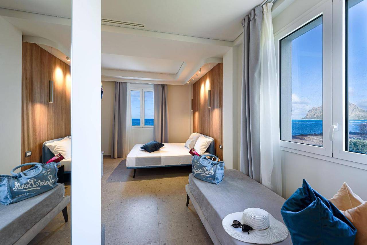 Aurora Blu - Comfort Rooms in Sant'Andrea Bonagia, Valderice