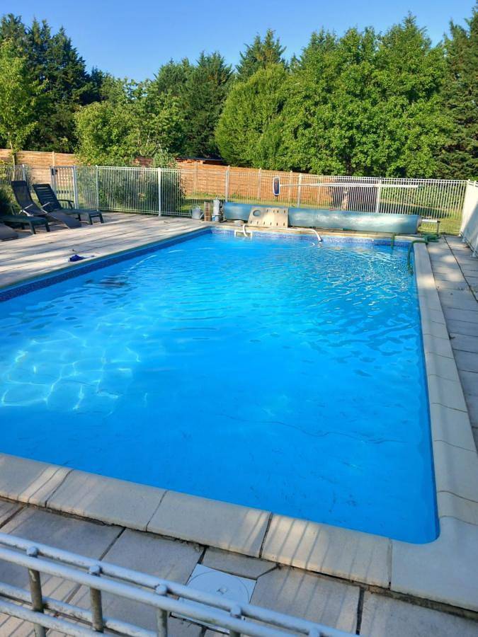Location de vacances pour 5 personnes, avec Terrasse et Piscine à Sarrazac