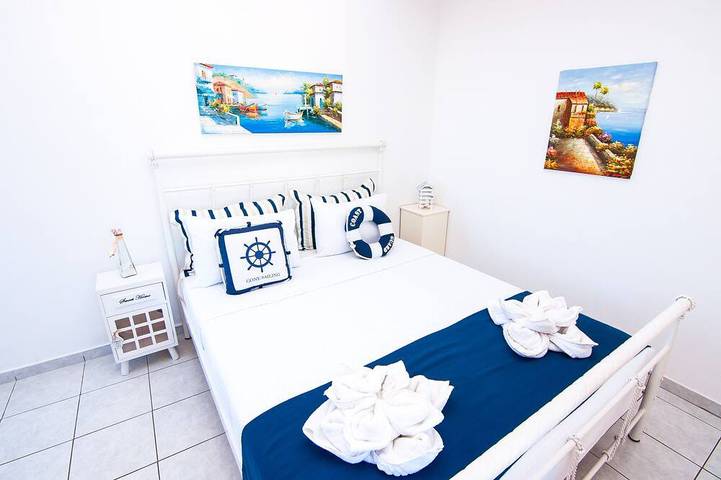 Gezellig en licht appartement, naast het strand in Rethymno (City), Rethymno en omgeving