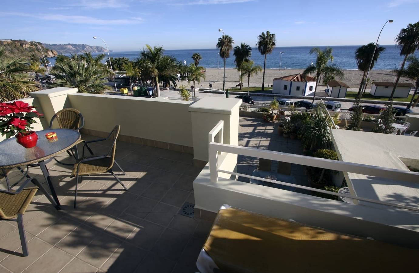 Hel lägenhet, Lägenhet för 4 Personer med balkong in Playa de Burriana, Nerja