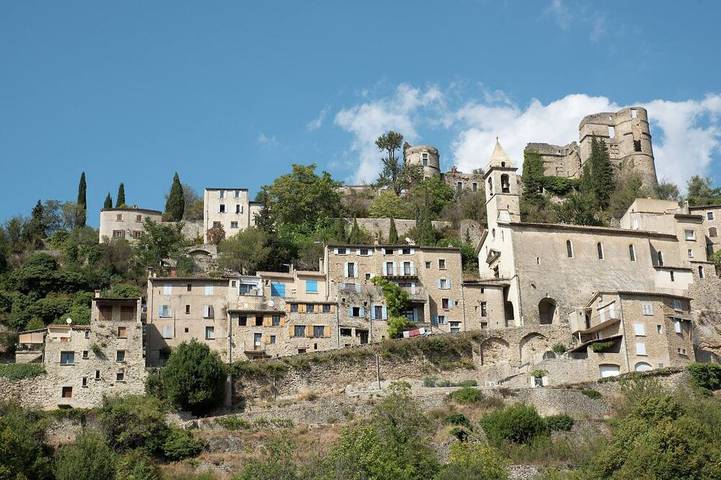 Entire apartment, Château Luxury Stay Montbrun in Montbrun-les-Bains, Nyons region
