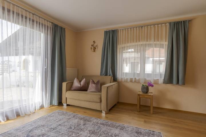 Ganze Ferienwohnung, Studio mit Terrasse in Seefeld in Tirol, Innsbruck Land