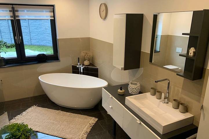 Ganze Wohnung, Modern and barrier-free holiday apartment boho style, bookable massages possible in Lauscha, Rennsteig