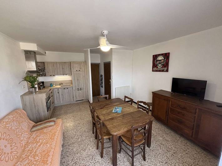 Ganze Wohnung, 2-Zimmer-Wohnung mit Terrasse, 300m vom Strand, privater Parkplatz in Port-la-Nouvelle, Mittelmeerküste (Frankreich)