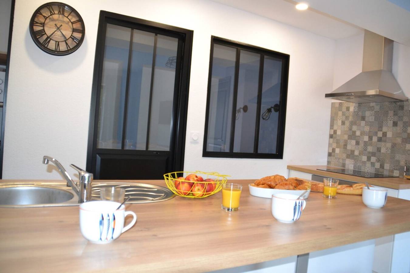 Appartement entier, Lovely ac apartment for 2 pool and garden in Le Rouret, Région de Cannes