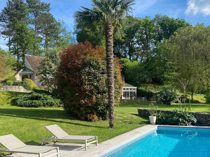 Guest Room “Entre Loire et Cher” with Private Heated Pool, Private Terrace & Wi-Fi in Faverolles-sur-Cher, Blois region
