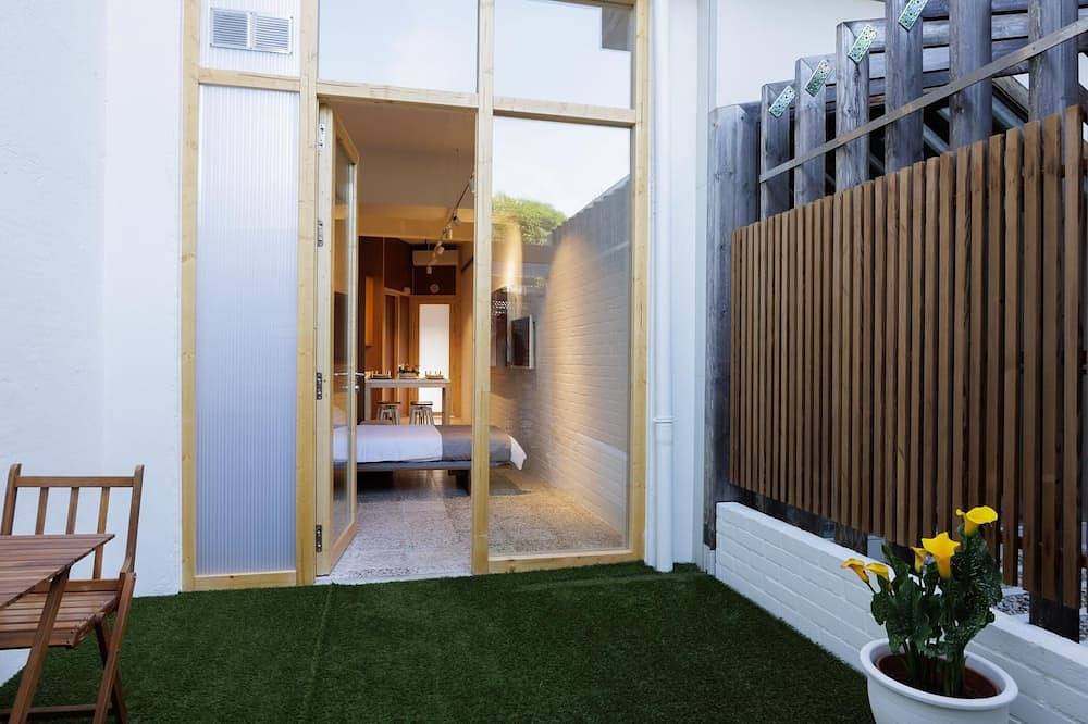 Entire apartment, Apartamento estudio con terraza-pensión* in A Estrada, Pontevedra Province