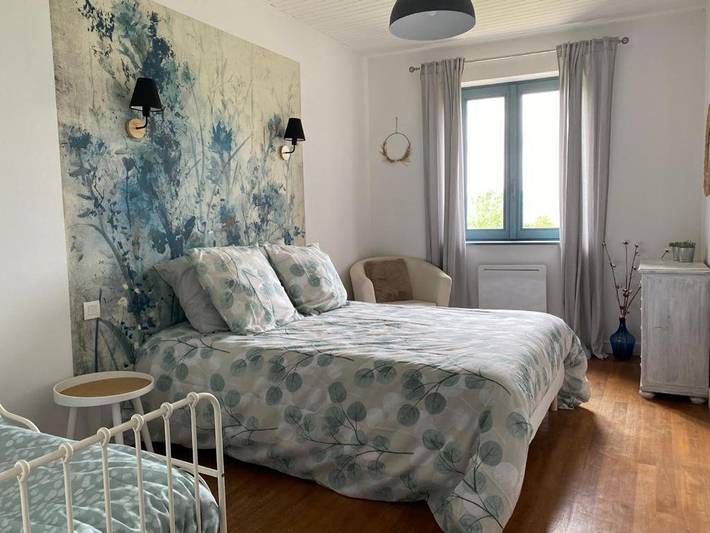 Location de vacances pour 12 personnes, avec vue et jardin ainsi que piscine et bassin pour enfant, animaux acceptés à Courzieu - 2