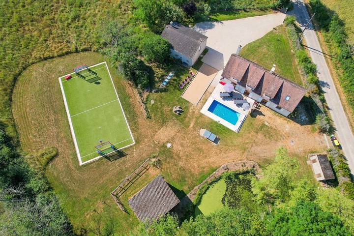 Casa de vacaciones para 30 personas, con piscina y jardín, Se admiten mascotas en Borgoña