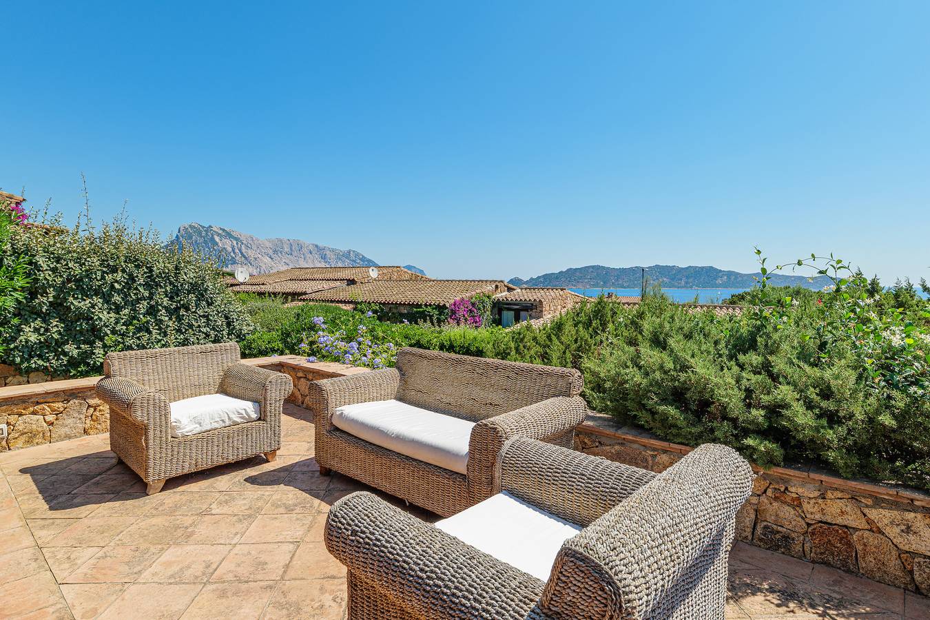 Ferienhaus 'Punta Molara Con Vista' mit Meerblick, privater Terrasse und Klimaanlage in Punta Molara, San Teodoro
