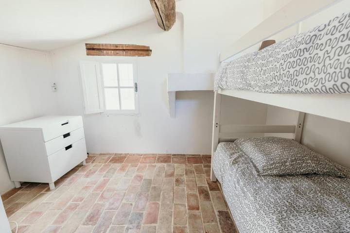 Location de vacances pour 14 personnes, avec jardin ainsi que piscine et vue, adapté aux familles à Saint-Michel-l'Observatoire - 3