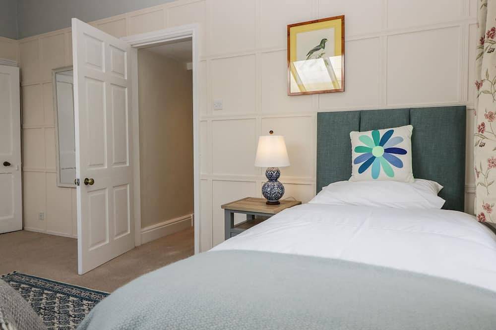 Summerhow Retreat, pet friendly, luxury holiday cottage in Kendal in Kendal, Lake District