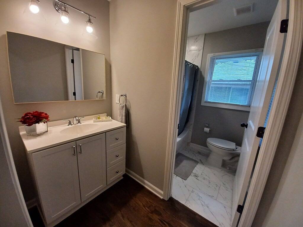 Spacious Bungalow in East Point, Fulton County