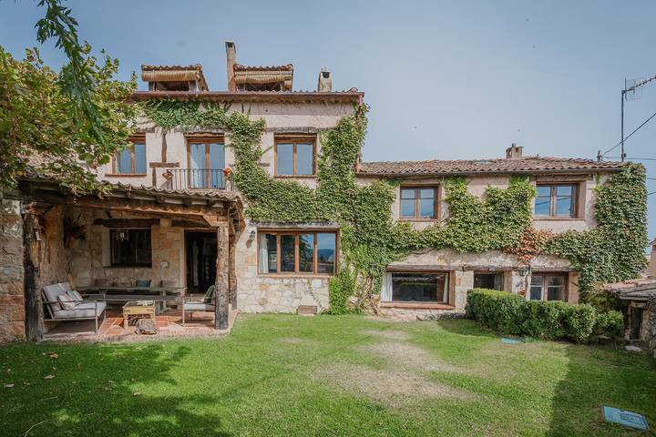 Casa rural para 12 personas, con balcón y jardín - 1