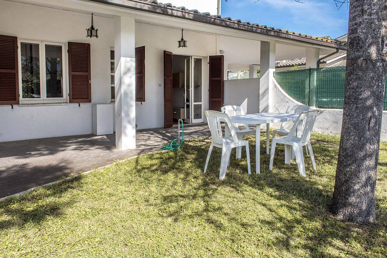 Ganze Wohnung, M050 - Marcelli, three-room apartment with garden 200 meters from the sea in Marcelli, Riviera del Conero