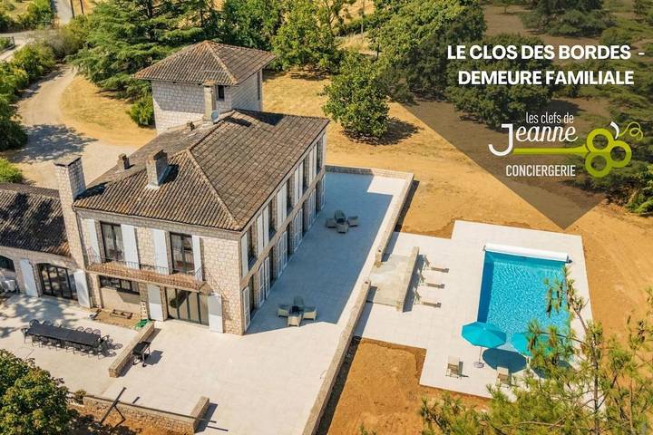 Chalet para 15 personas, con jardín y piscina - 1