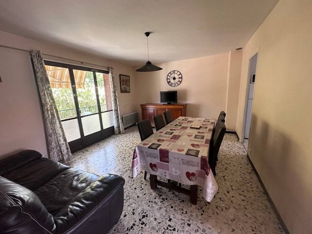 Apartamento entero, Amplio apartamento 3 habitaciones, terraza y aparcamiento privado, 7 plazas in Le Grau-du-Roi, Côte d'Améthyste