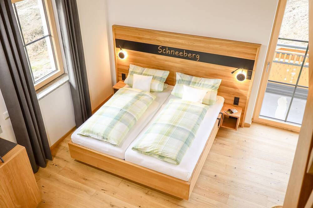 Ganze Wohnung, Galerie-Apartment Schneeberg (barrierefrei) in Münchberg, Landkreis Hof