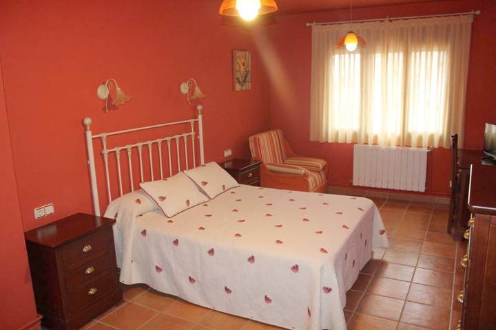Casa rural para 16 personas, con Jacuzzi además de Terraza y Vistas en Provincia de Cuenca
