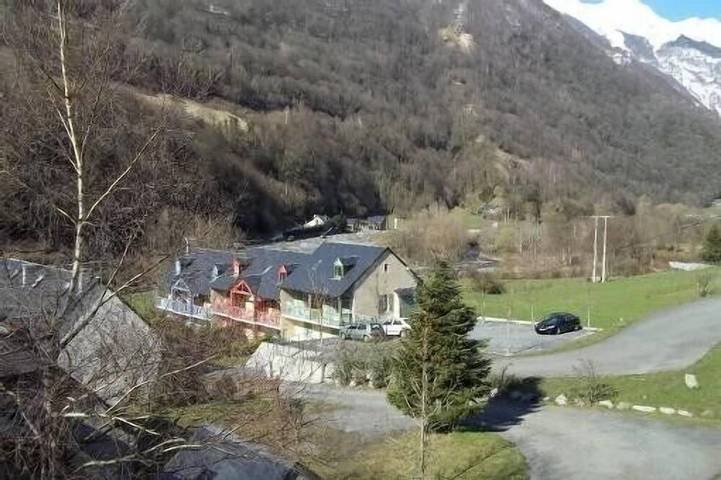 Gîte pour 5 personnes, avec Terrasse et Jardin à Saligos