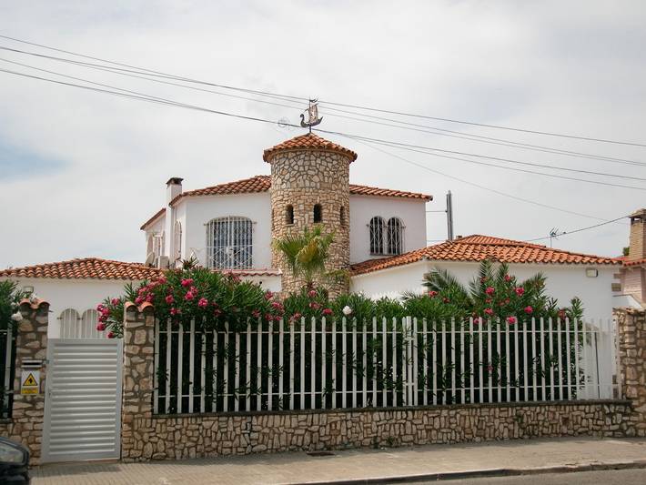 Casa de huéspedes para 12 personas, con jardín en Miami Platja - 3