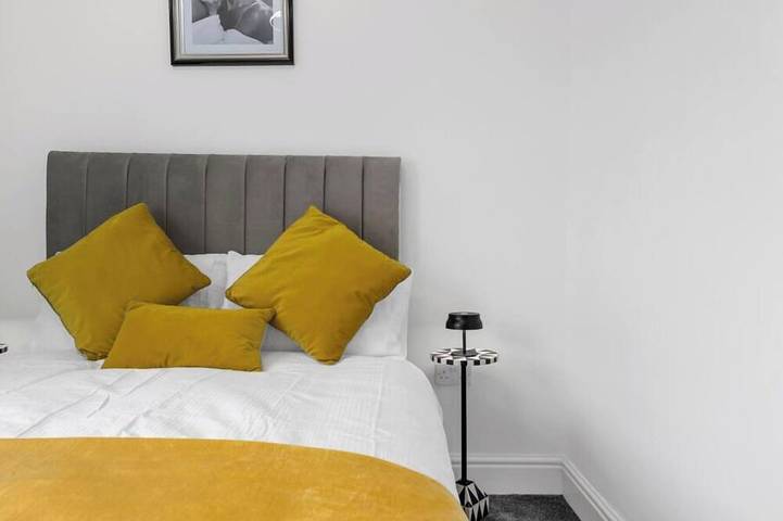 Cozy Bolton Home with Terrace in Bolton, Greater Manchester