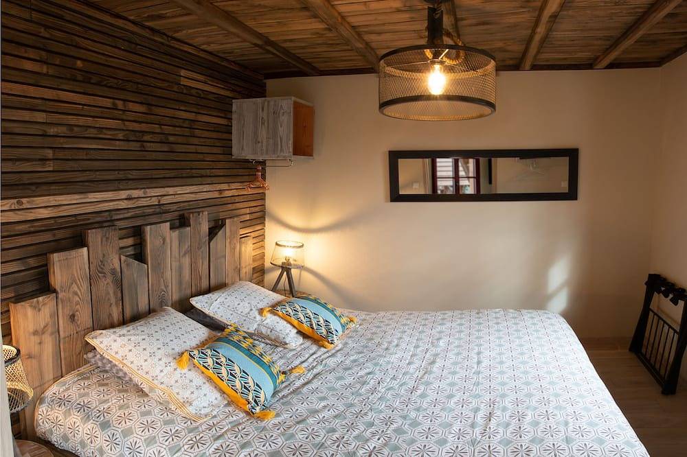 Gîte de L'hôtel-dieu, Mon Château en Bois en Bourgogne Avec Spa in La Bussière-sur-Ouche, Beaune region