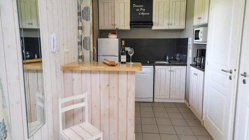 Location de vacances pour 7 personnes, avec piscine ainsi que terrasse et sauna à Meyrignac-l'Église - 4