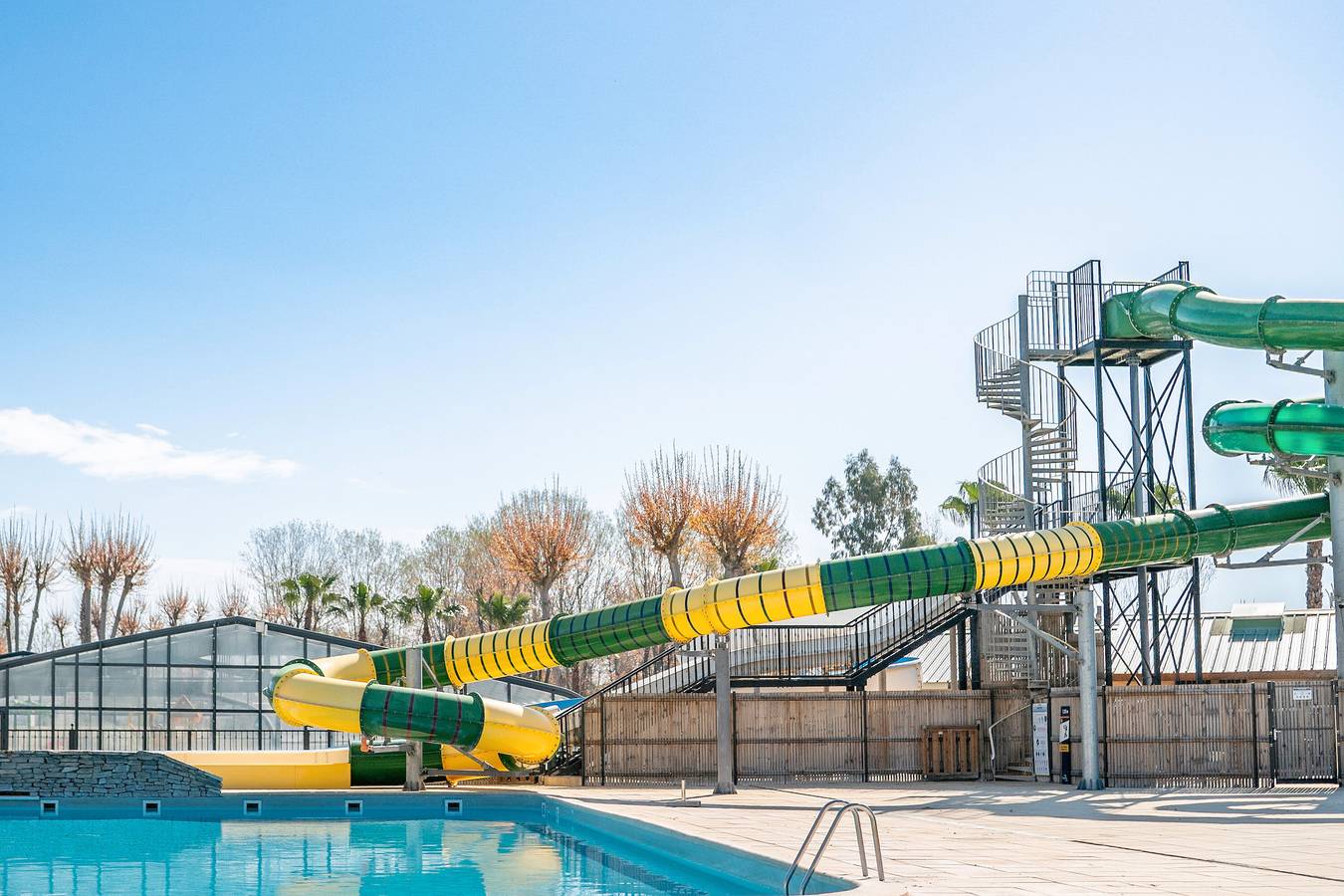 Mobilheim auf dem 5*-Campingplatz La Yole in Vendres mit Lounge-Terrasse in Vendres, Côte d'Améthyste