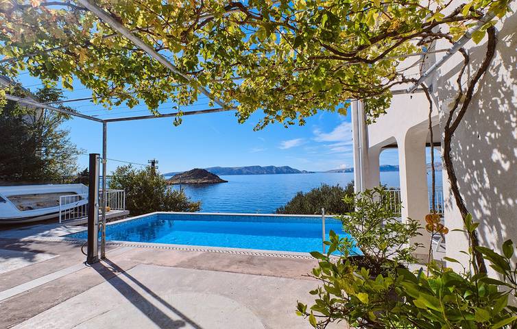 Ferienwohnung für 6 Personen, mit Balkon und Garten in Sveti Juraj