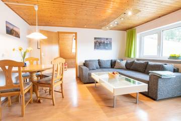 Ferienwohnung für 6 Personen, mit Seeblick und Balkon, kinderfreundlich in Bühl am Alpsee