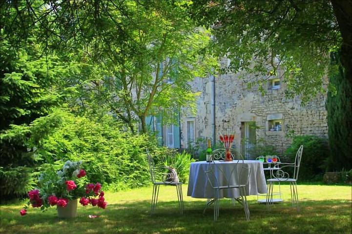 Gîte pour 9 personnes, avec terrasse et jardin dans Ri (Orne)