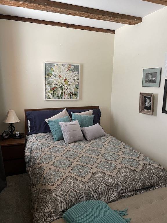 Vacation house for 6 people, with hot tub and pool as well as yard and balcony in Vermont