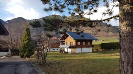 Gîte pour 4 personnes, avec jardin dans Charmey