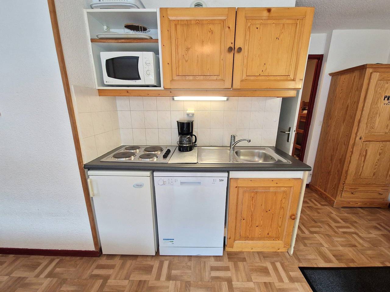 Geheel appartement, 2-room + cabin apartment, 6 people, center of Valfréjus with balcony in Valfréjus, Modane