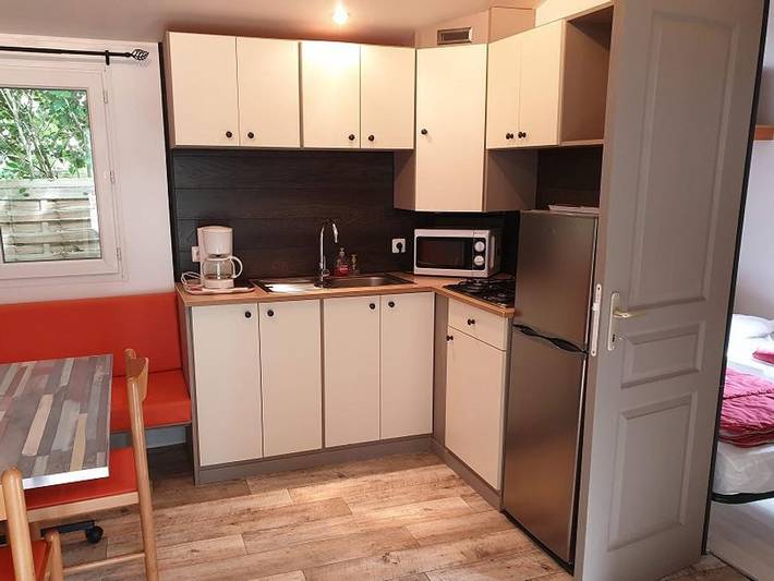 Camping Le Moulin Du Roy - Mobilheim 4 personen - Mobilheim Confort Irm - 2 Schlafzimmer - 25m² in Revel, Lauragais