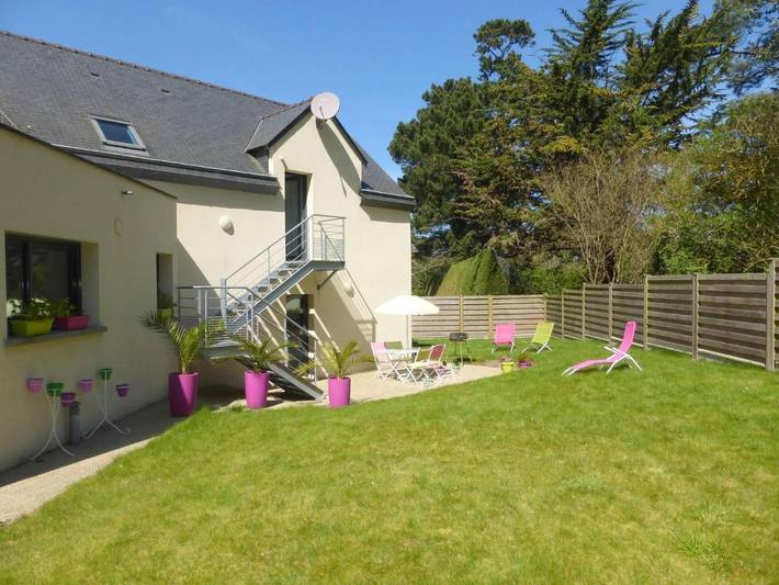 Gîte pour 4 personnes, avec terrasse dans Plage Le Portuais
