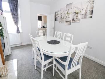 Cottage for 8 People in Buxton, Peak District, Photo 4