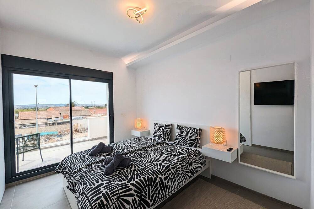 Villa exclusiva con jacuzzi, piscina privada, Wi-Fi y aire acondicionado in Los Montesinos, Costa Blanca