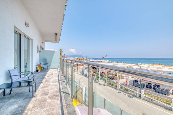 Ferienwohnung für 4 Personen, mit Terrasse und Meerblick in Ligurien