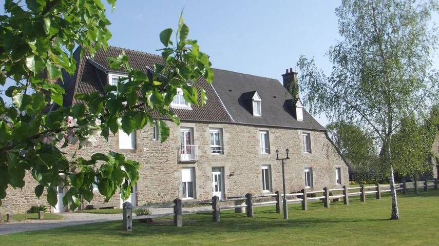 Gîte pour 4 personnes, avec piscine ainsi que jacuzzi et jardin à Condé-sur-Noireau - 2