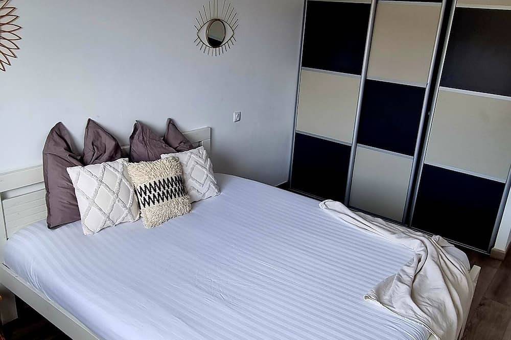 Charming villa with a pool near the beaches. in Cournonsec, Costa mediterránea (Francia)