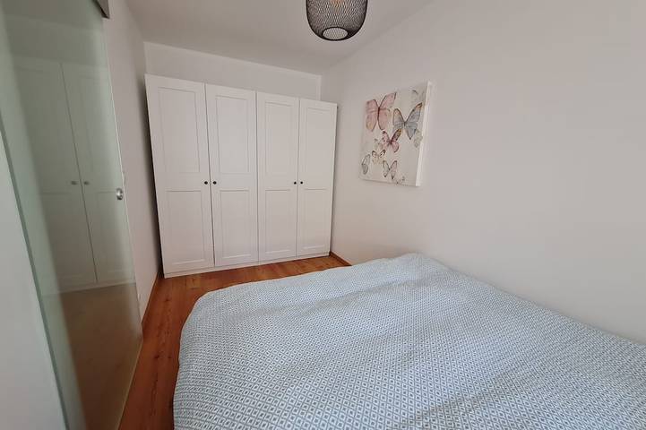 Ganze Wohnung, Moderne Stadtwohnung mit Balkon und eigenem Parkplatz in ruhiger Lage in Exerzierplatz, Kiel