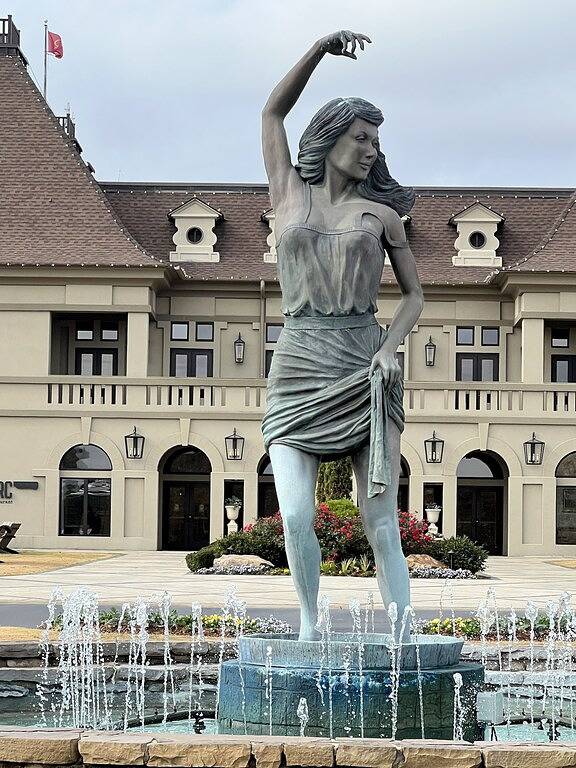 Vacation rental for 6 people, with pool and yard in Gwinnett County