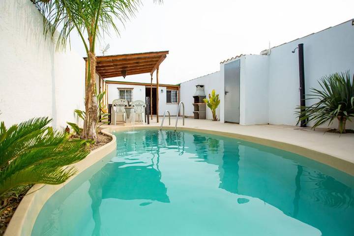 Chalet para 4 personas, con piscina además de jardín y vistas en Provincia de Cádiz