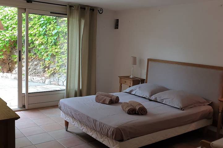 Location de vacances pour 8 personnes, avec jardin à Auribeau-sur-Siagne - 4